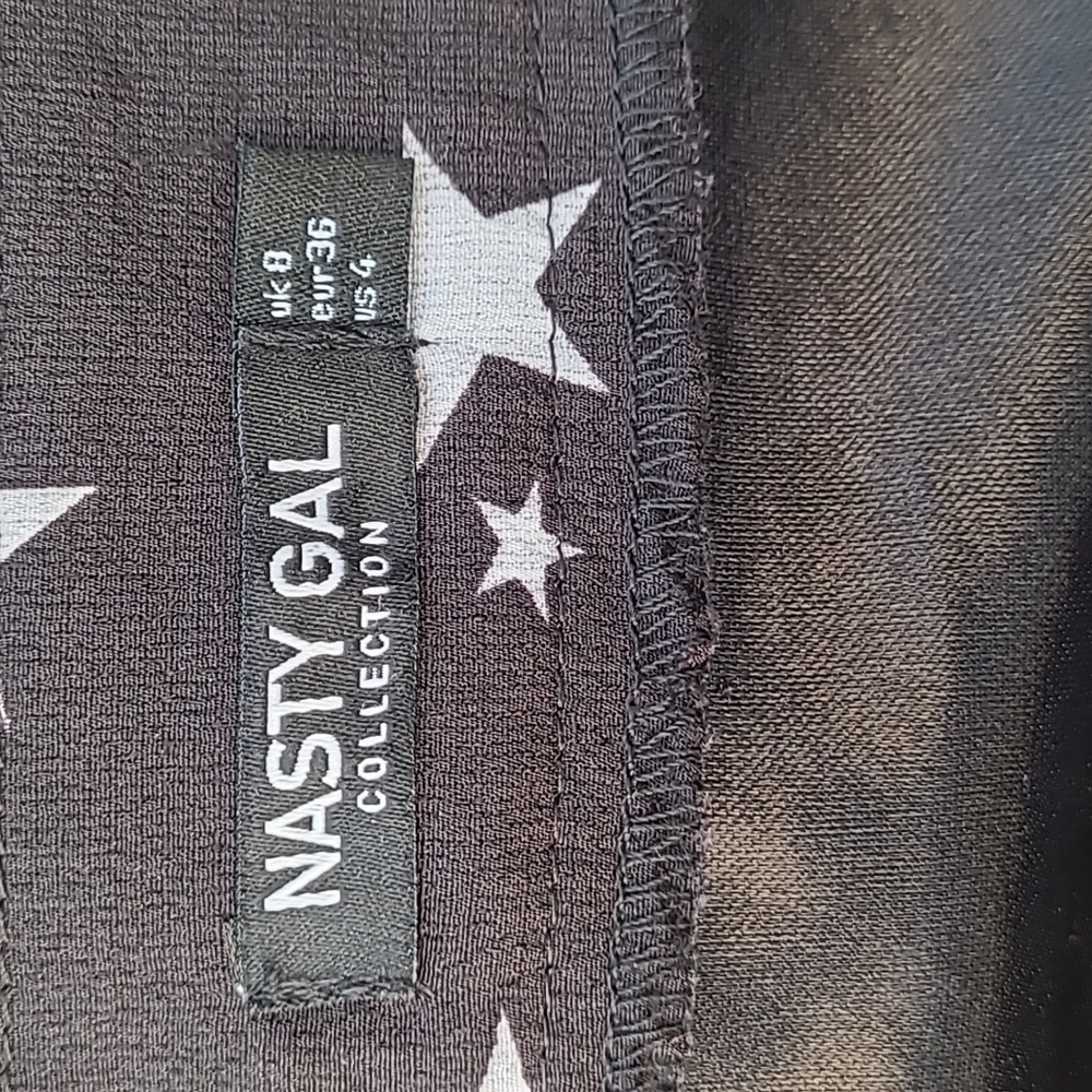 Nasty Gal Y2K Style Black Ruffle Star Print Mini Skirt Womens Size 4 - Picture 14 of 15